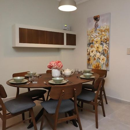 Lovely Holiday Home Next To Bus Terminus Σεντ Πόλς Μπέι Εξωτερικό φωτογραφία